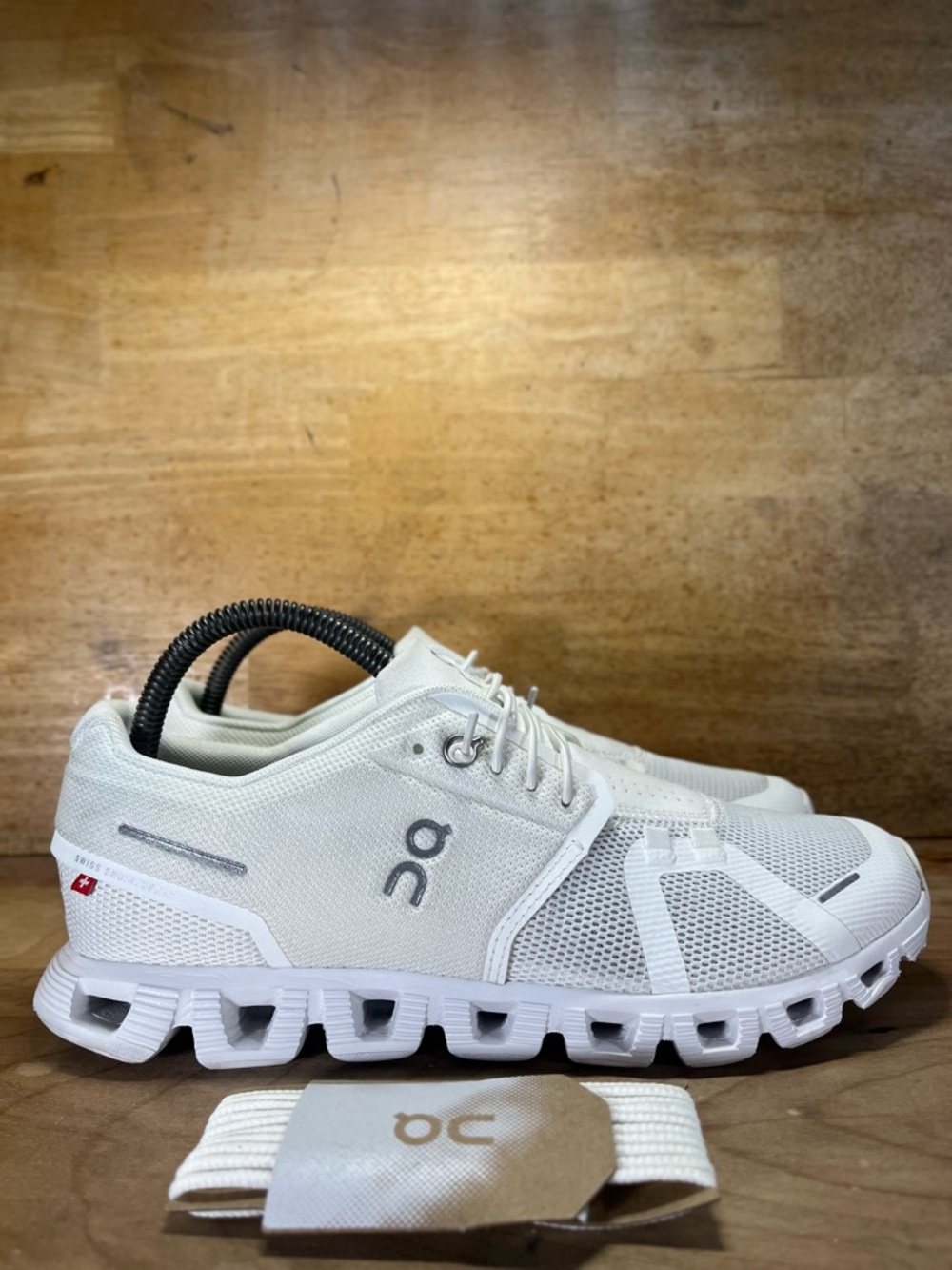 On Cloud 5 REFLECTIVE LIGHTWEIGHT Womens Size 9 Running Shoes Sneakers White - Picture 3 of 15